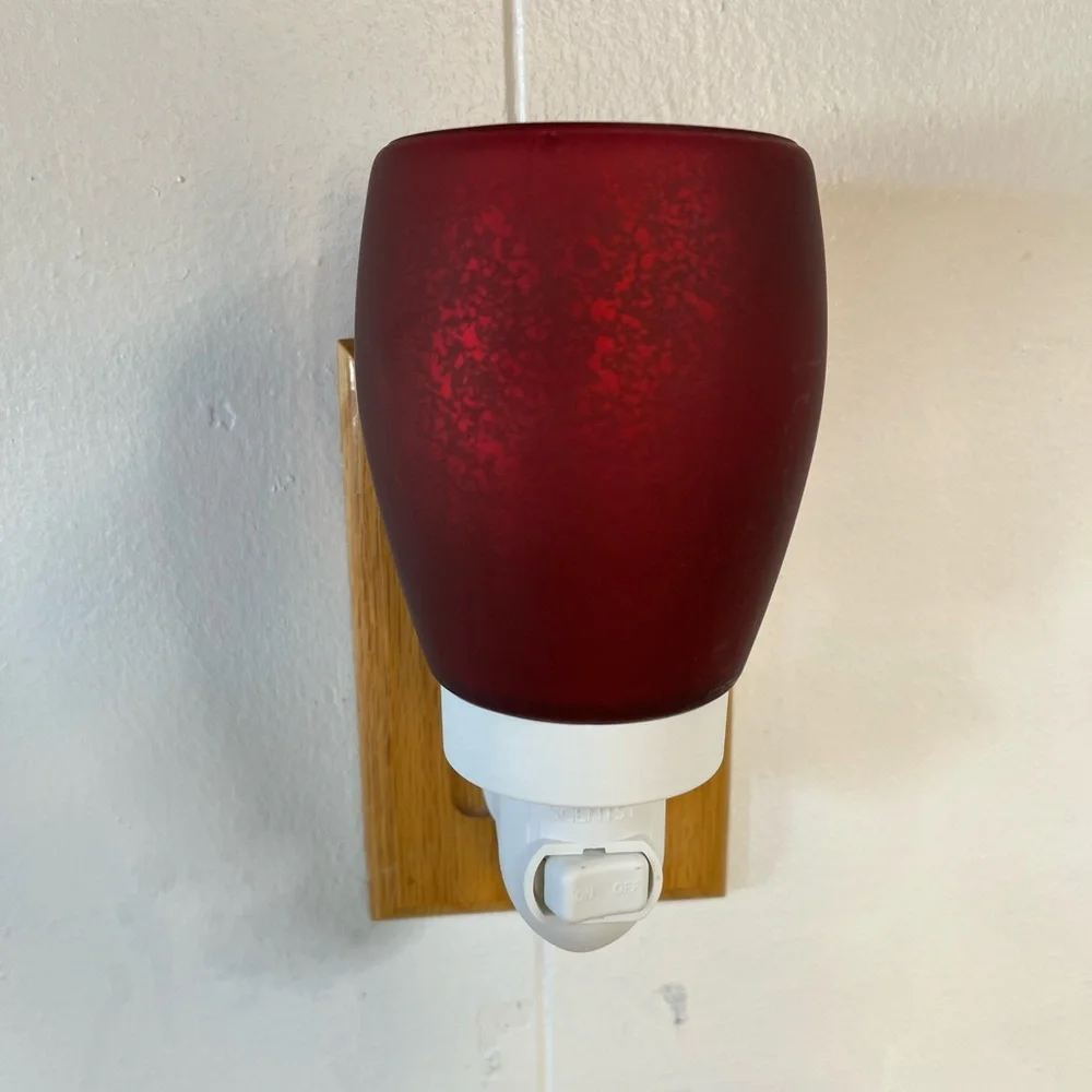 Scentsy Cranberry glass wall warmer